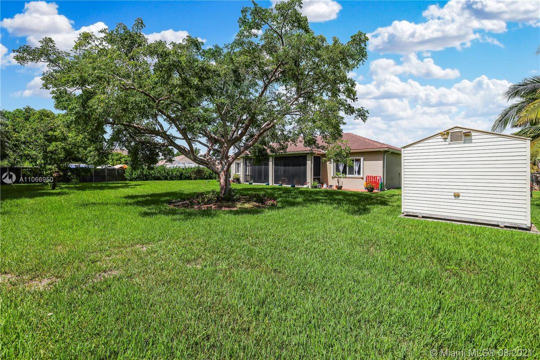 Recently Sold: $520,000 (4 beds, 2 baths, 2366 Square Feet)