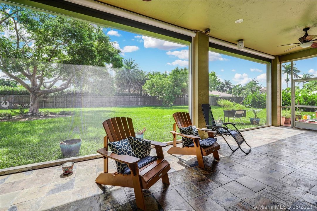 Recently Sold: $520,000 (4 beds, 2 baths, 2366 Square Feet)