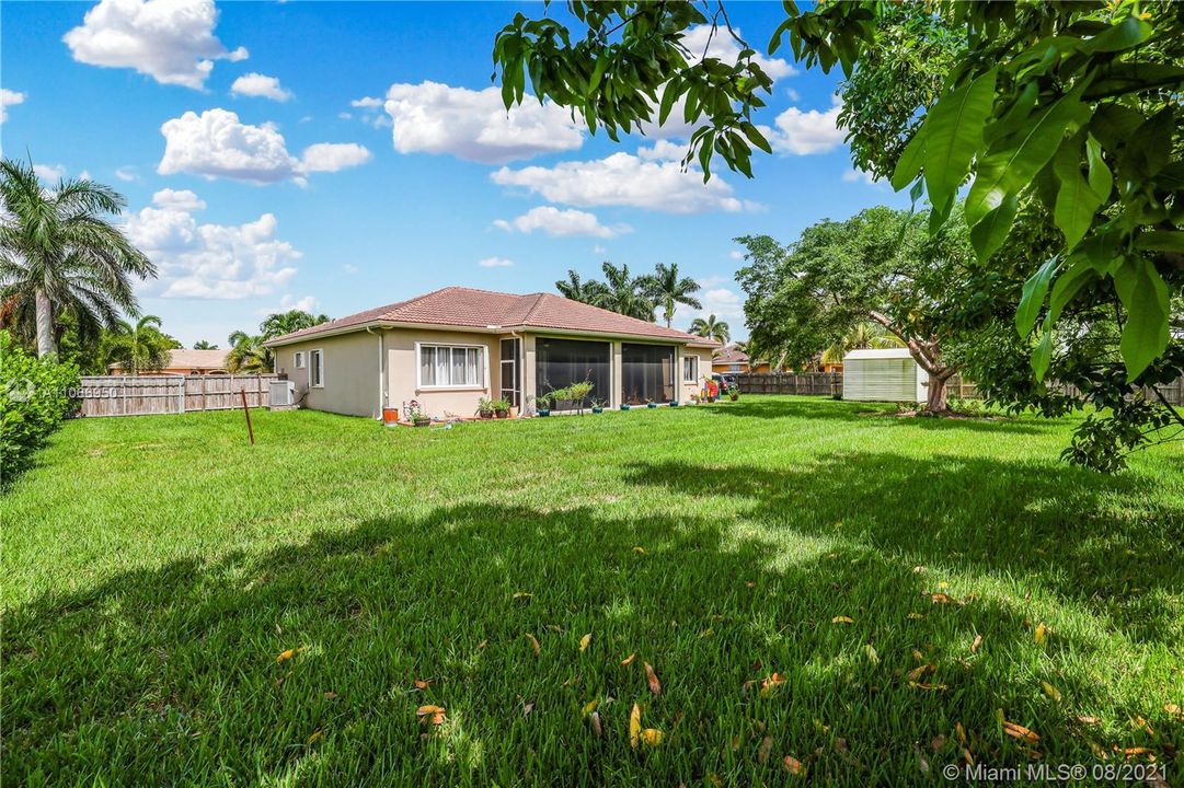 Recently Sold: $520,000 (4 beds, 2 baths, 2366 Square Feet)