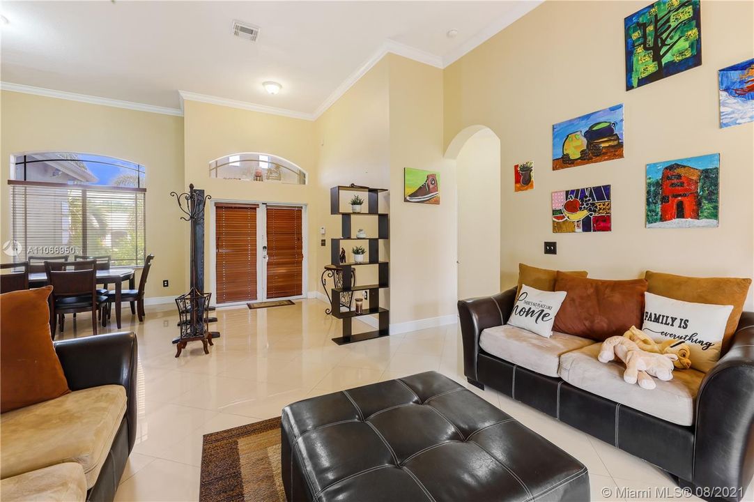 Recently Sold: $520,000 (4 beds, 2 baths, 2366 Square Feet)