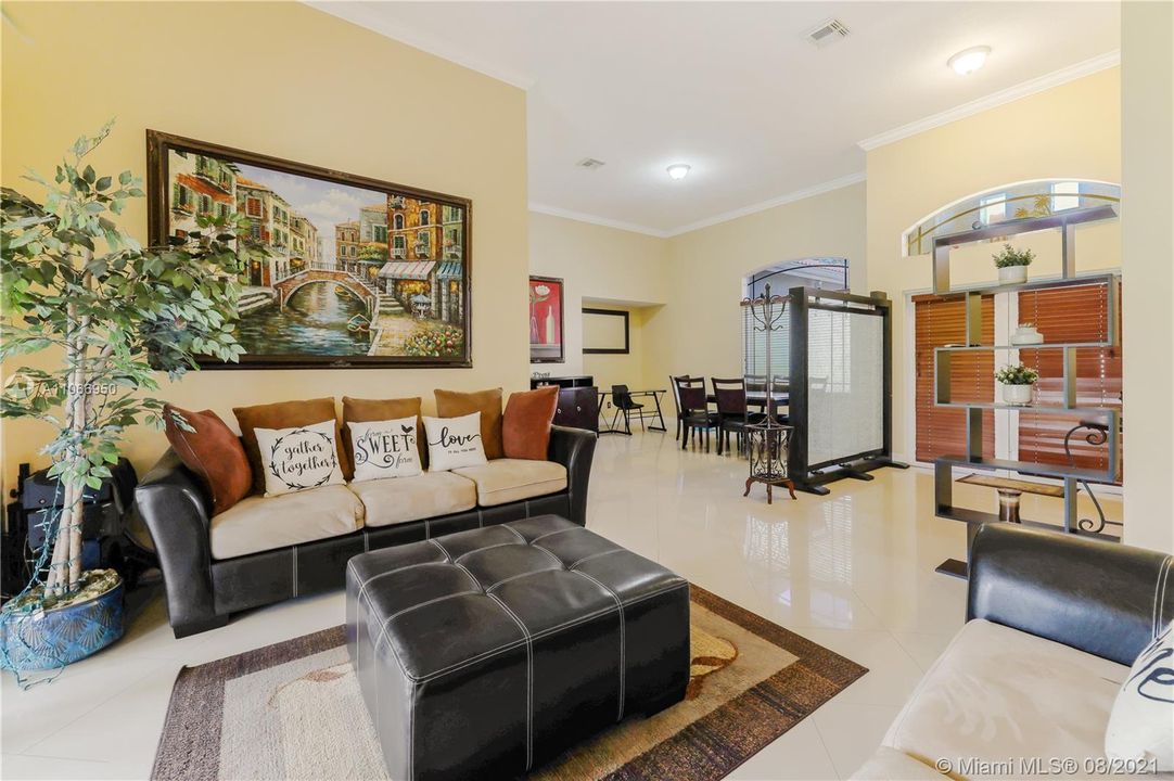 Recently Sold: $520,000 (4 beds, 2 baths, 2366 Square Feet)