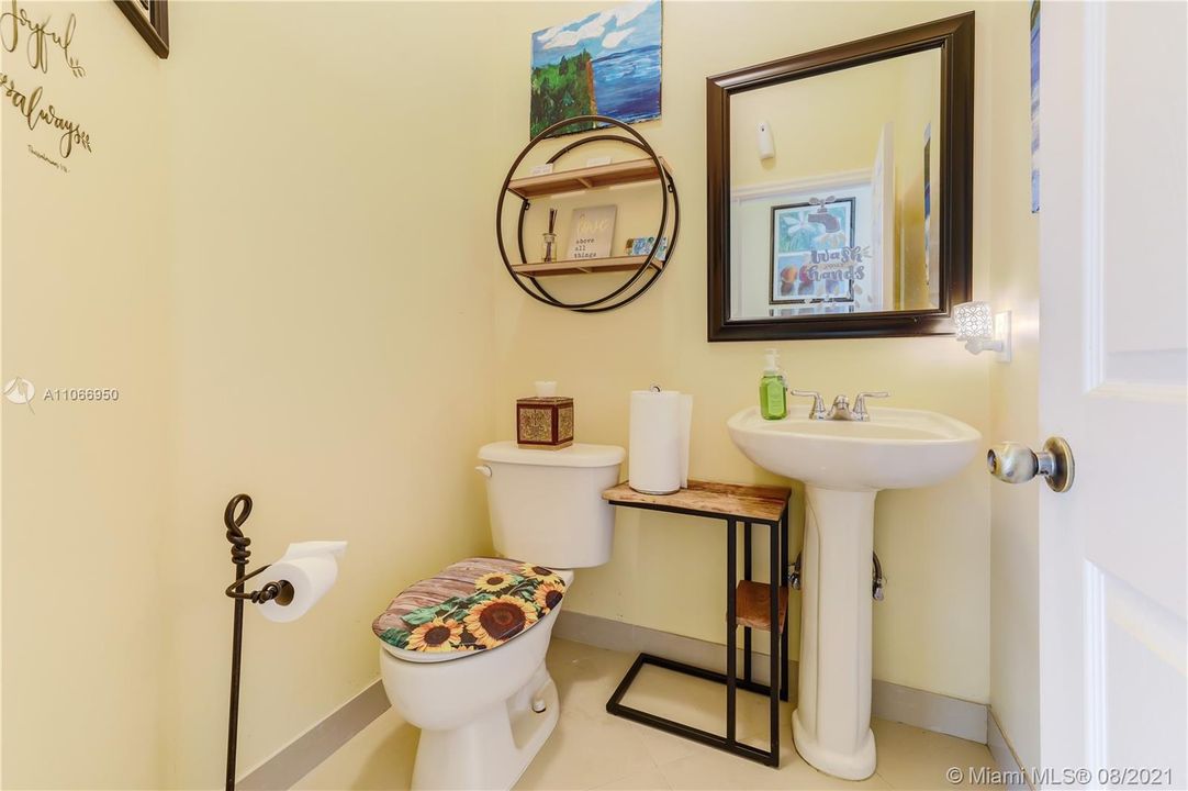 Recently Sold: $520,000 (4 beds, 2 baths, 2366 Square Feet)