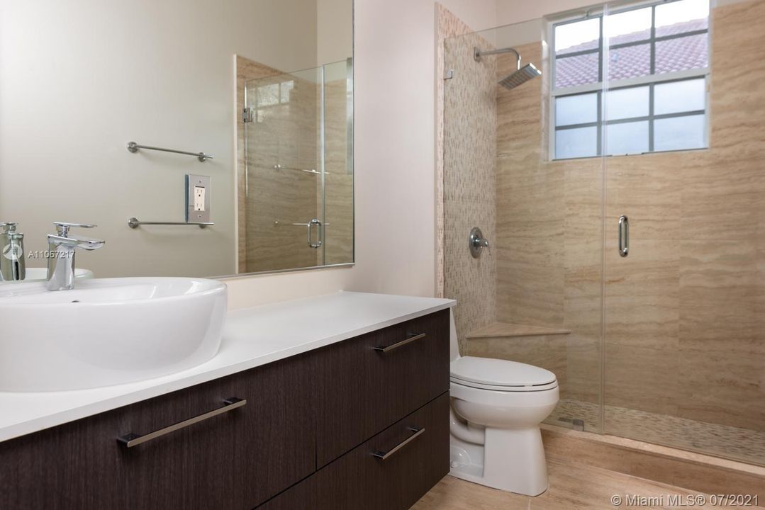 Недавно арендовано: $5,200 (4 спален, 3 ванн, 2180 Квадратных фут)