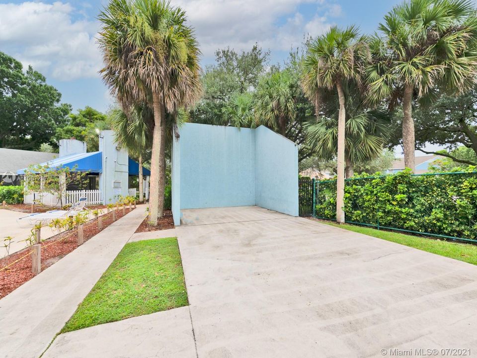 Recently Sold: $245,000 (3 beds, 2 baths, 1167 Square Feet)