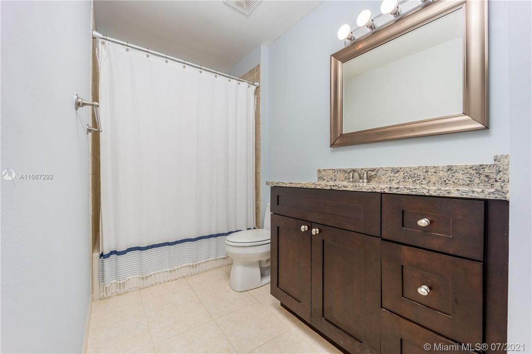 Recently Sold: $275,000 (2 beds, 2 baths, 1470 Square Feet)