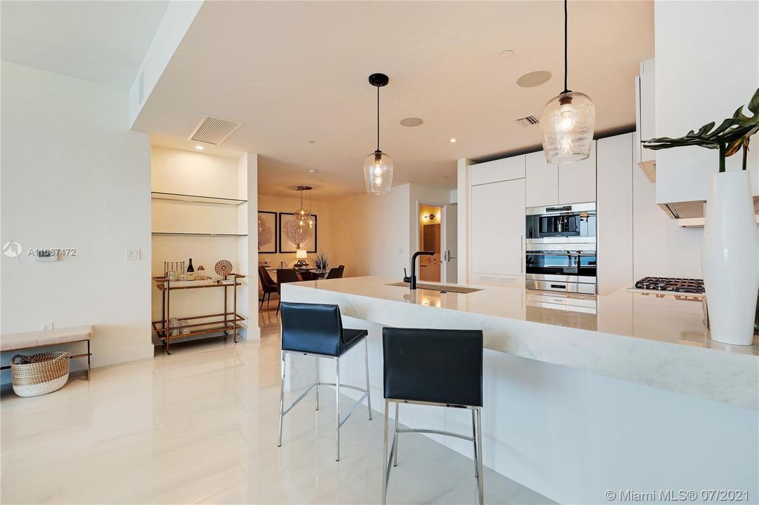 Recently Sold: $2,650,000 (2 beds, 3 baths, 1753 Square Feet)
