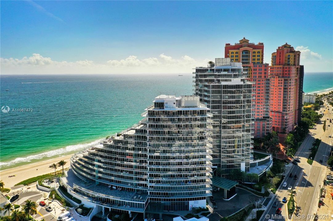 Recently Sold: $2,650,000 (2 beds, 3 baths, 1753 Square Feet)