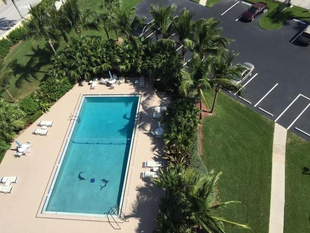 Sea Pointe pool 2