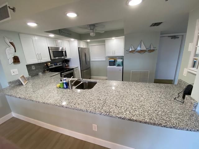 701 Kitchen 2