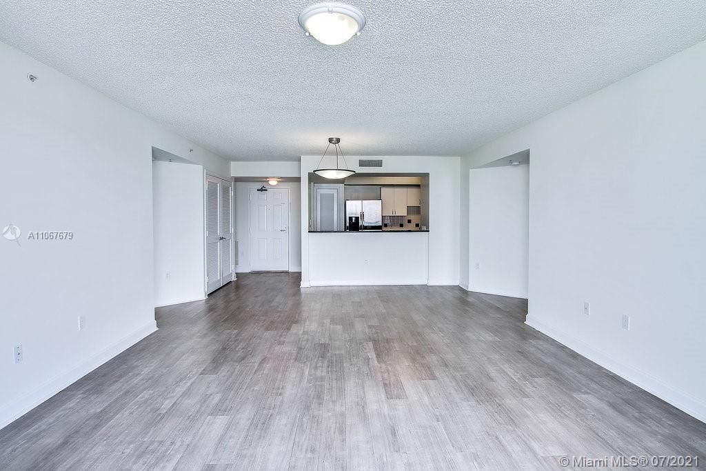 Recently Rented: $2,998 (2 beds, 2 baths, 1338 Square Feet)