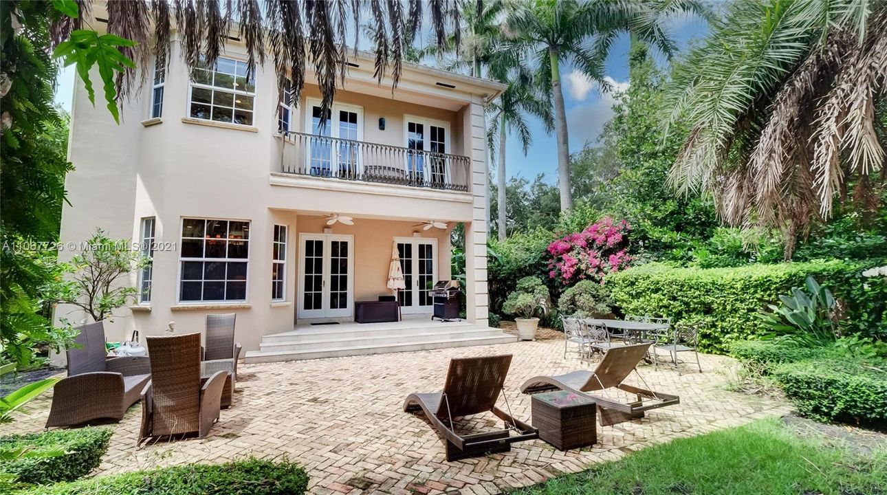 Recently Sold: $1,799,000 (4 beds, 3 baths, 3230 Square Feet)