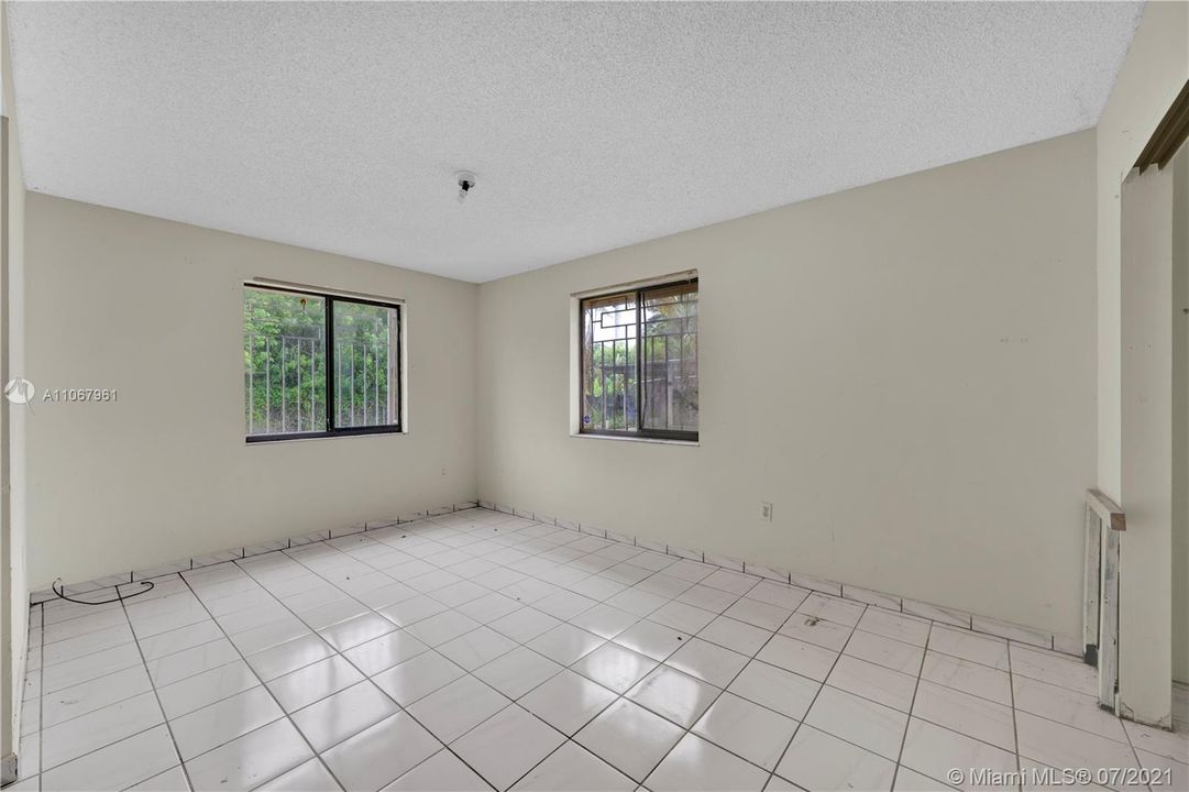 Vendido Recientemente: $280,000 (3 camas, 2 baños, 1249 Pies cuadrados)