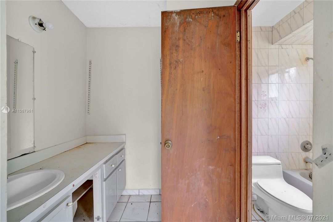 Vendido Recientemente: $280,000 (3 camas, 2 baños, 1249 Pies cuadrados)