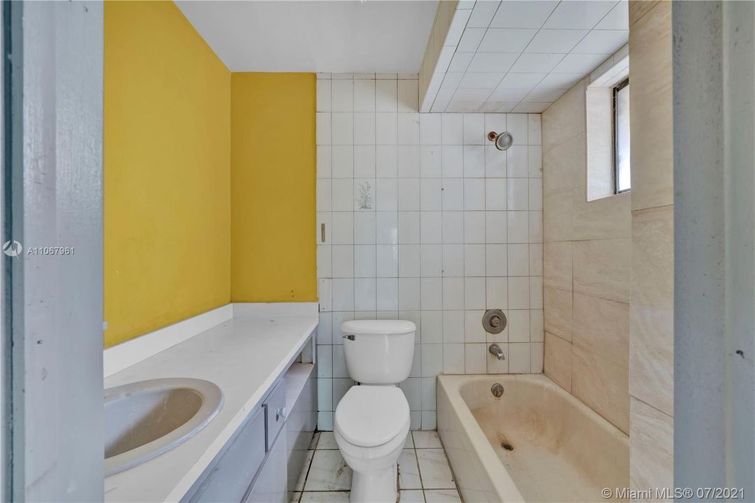 Vendido Recientemente: $280,000 (3 camas, 2 baños, 1249 Pies cuadrados)