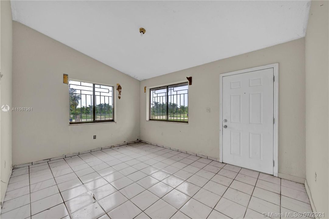 Vendido Recientemente: $280,000 (3 camas, 2 baños, 1249 Pies cuadrados)