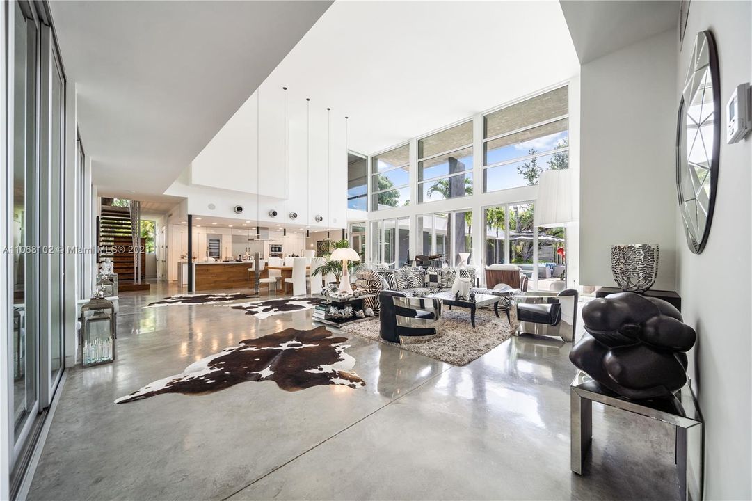 Recently Sold: $4,995,000 (6 beds, 6 baths, 6288 Square Feet)
