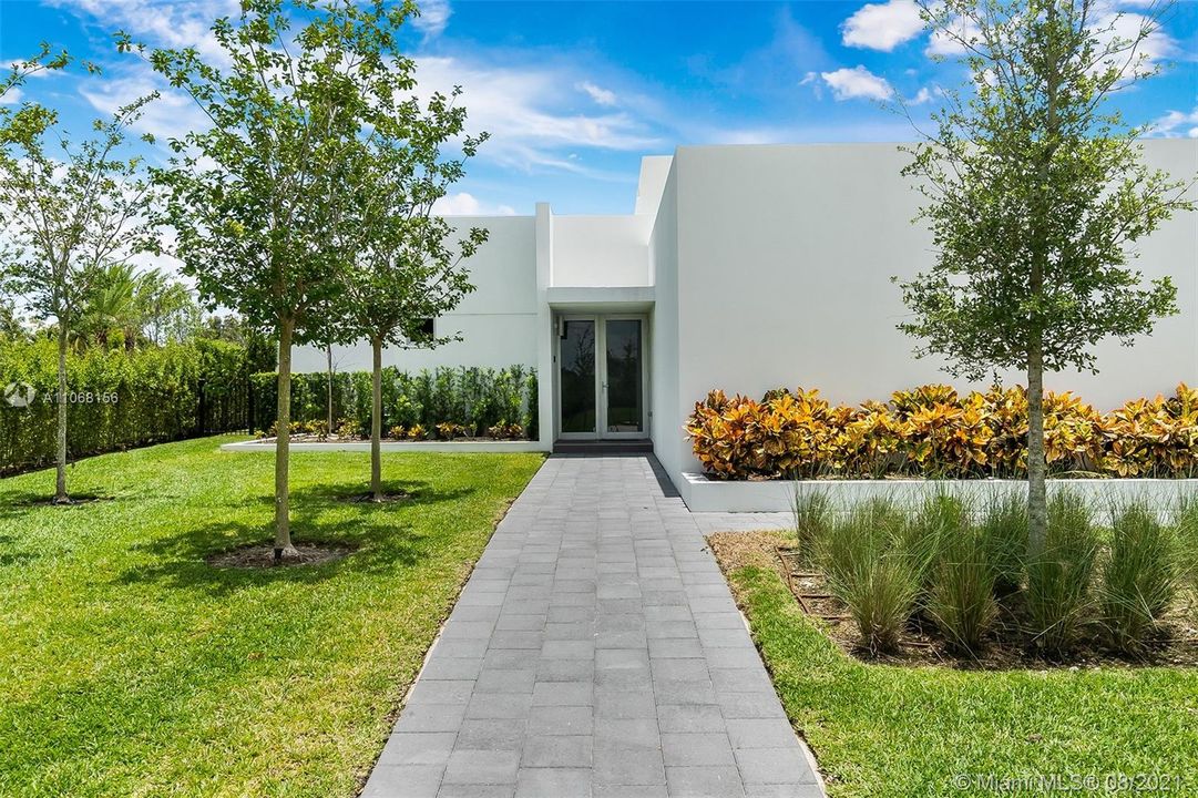 Recently Sold: $2,000,000 (4 beds, 5 baths, 3389 Square Feet)