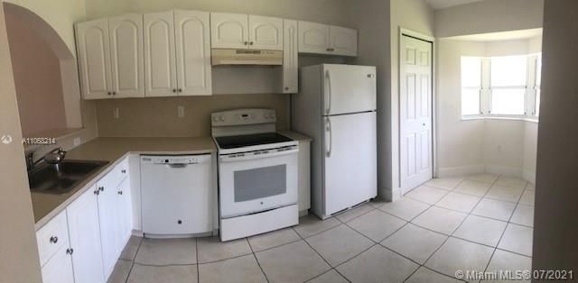 Recently Rented: $1,395 (2 beds, 2 baths, 910 Square Feet)