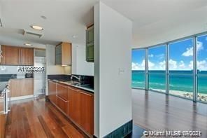 Recently Sold: $6,000,000 (3 beds, 3 baths, 2595 Square Feet)