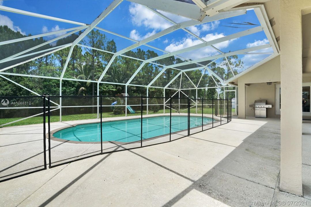 Covered Lanai and Pool