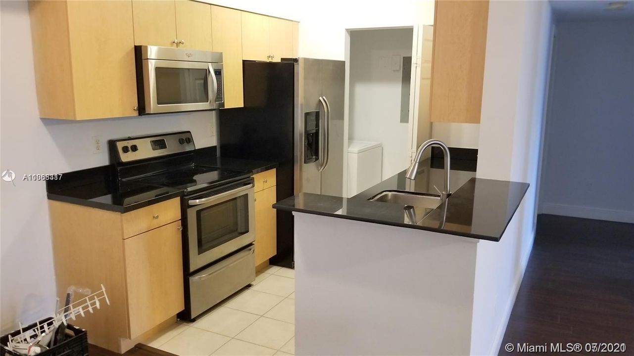 Recently Rented: $1,600 (2 beds, 2 baths, 1051 Square Feet)