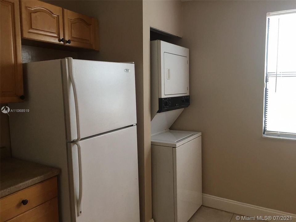 Vendido Recientemente: $129,000 (2 camas, 2 baños, 889 Pies cuadrados)