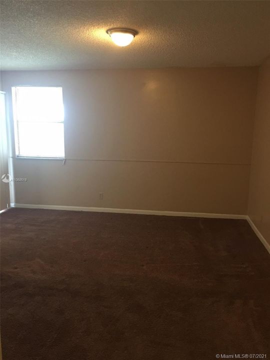 Vendido Recientemente: $129,000 (2 camas, 2 baños, 889 Pies cuadrados)