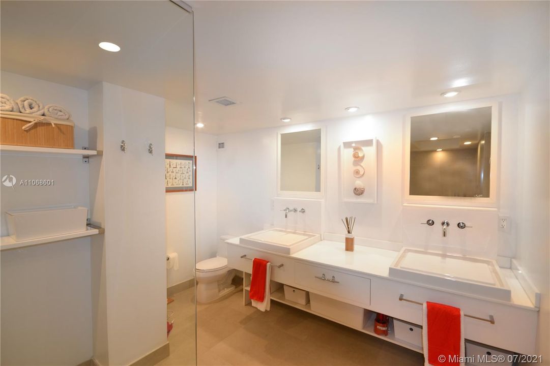 Recently Rented: $6,000 (3 beds, 2 baths, 1782 Square Feet)