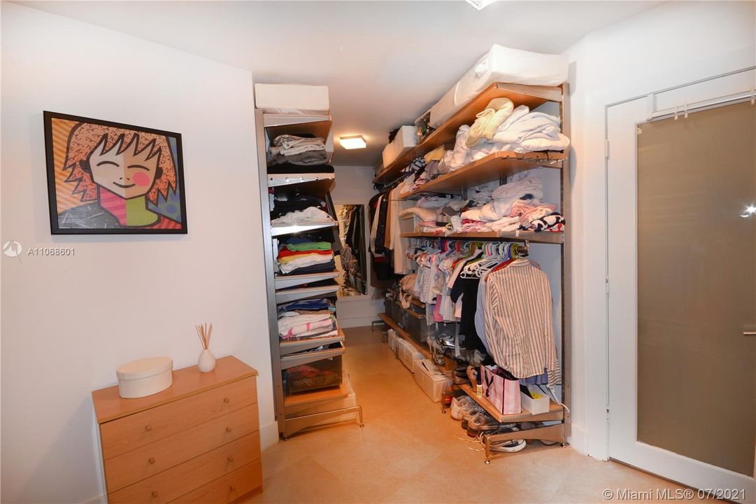 Recently Rented: $6,000 (3 beds, 2 baths, 1782 Square Feet)