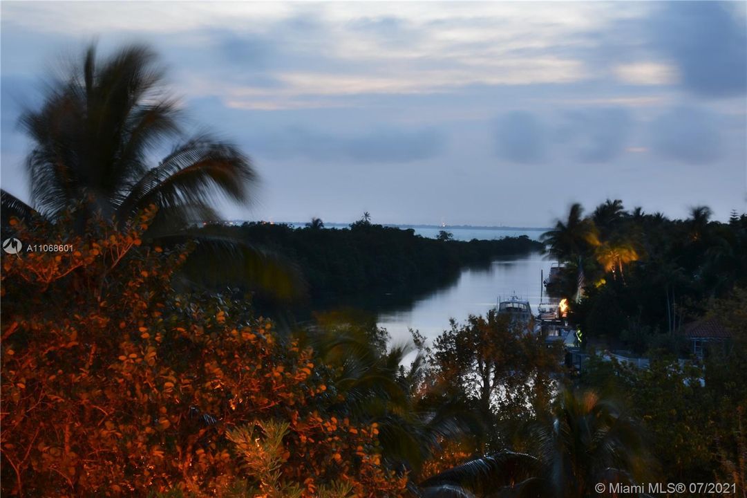 Recently Rented: $6,000 (3 beds, 2 baths, 1782 Square Feet)