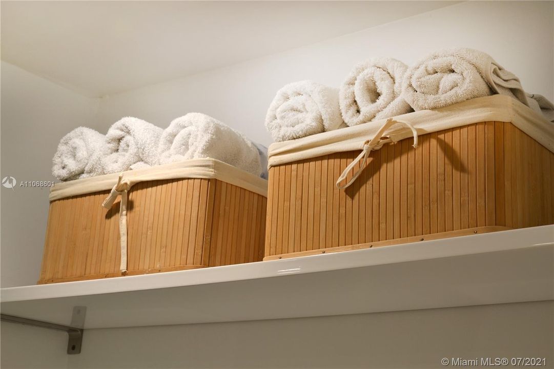 Recently Rented: $6,000 (3 beds, 2 baths, 1782 Square Feet)