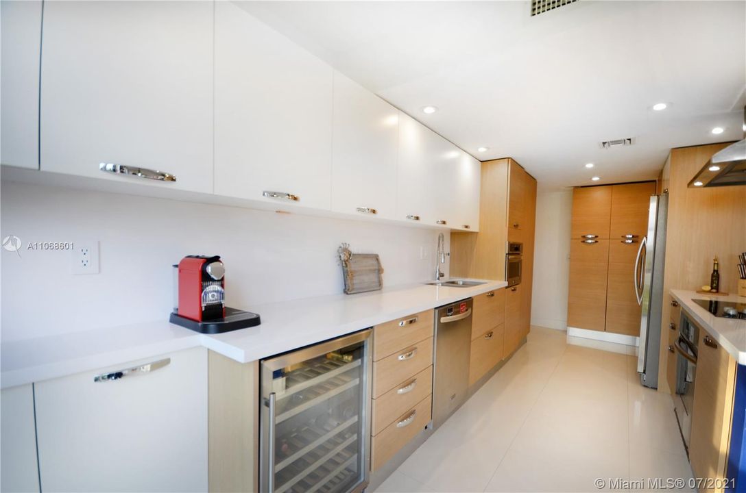 Recently Rented: $6,000 (3 beds, 2 baths, 1782 Square Feet)