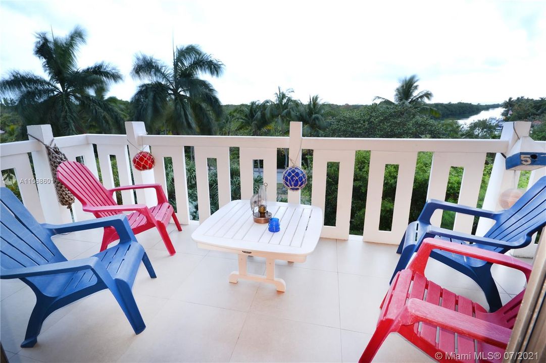 Recently Rented: $6,000 (3 beds, 2 baths, 1782 Square Feet)