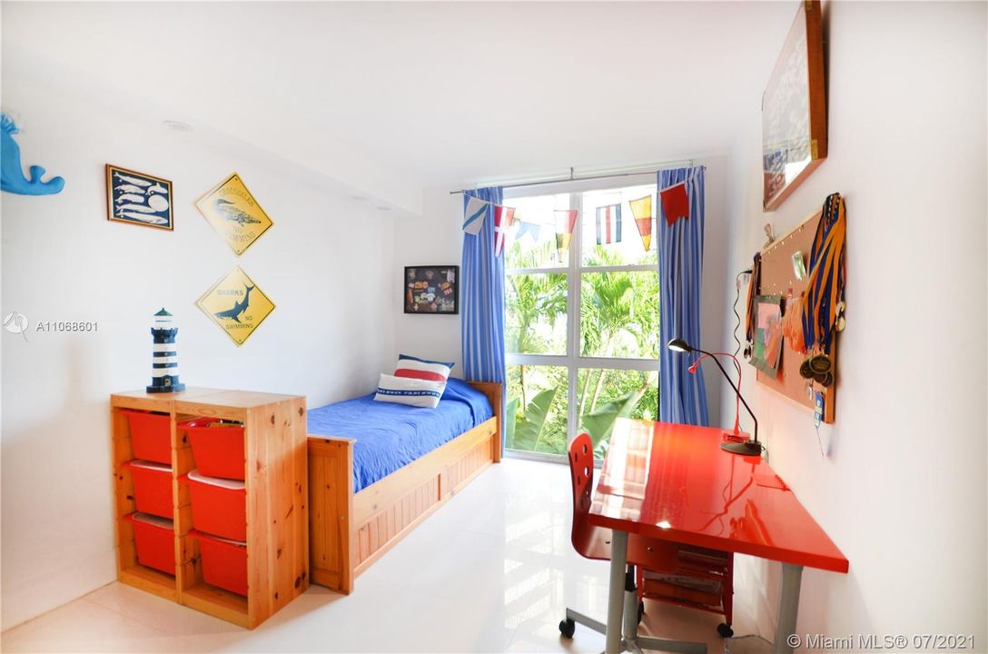 Recently Rented: $6,000 (3 beds, 2 baths, 1782 Square Feet)