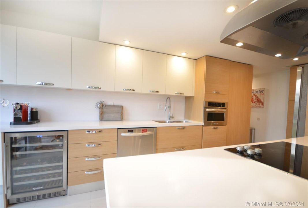 Recently Rented: $6,000 (3 beds, 2 baths, 1782 Square Feet)