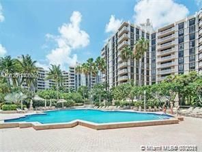 Recently Rented: $6,000 (3 beds, 2 baths, 1782 Square Feet)