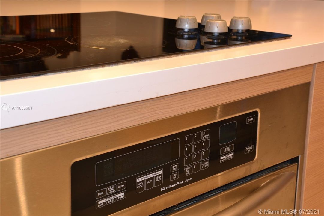 Recently Rented: $6,000 (3 beds, 2 baths, 1782 Square Feet)