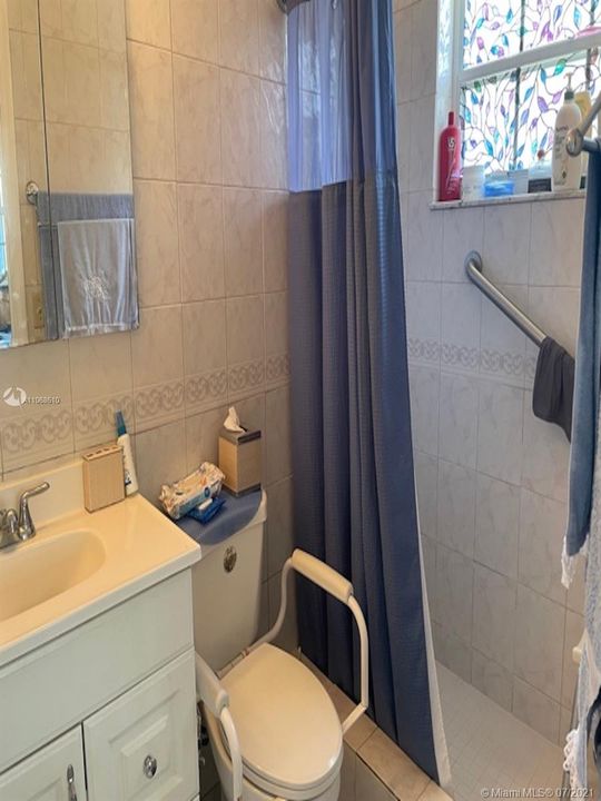 Недавно продано: $398,000 (3 спален, 2 ванн, 1350 Квадратных фут)