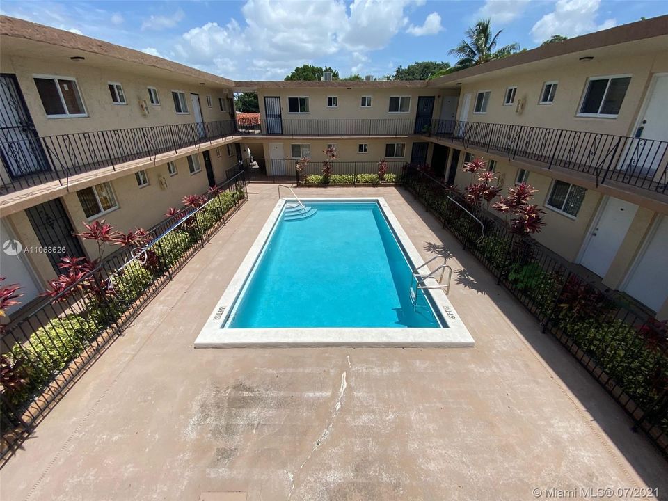 Recently Rented: $1,200 (1 beds, 1 baths, 580 Square Feet)