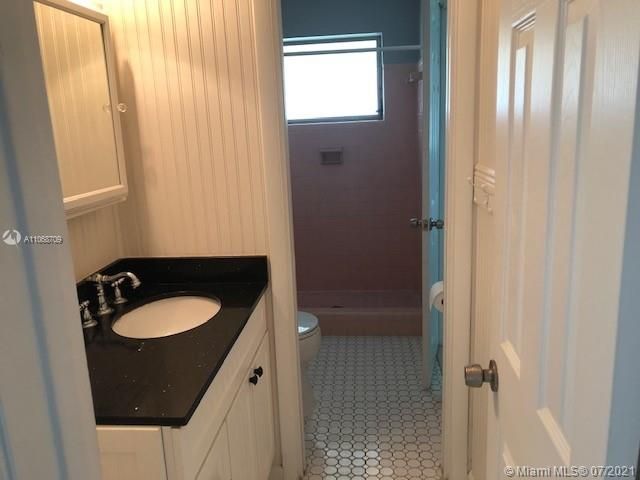 Recently Rented: $2,700 (4 beds, 2 baths, 1776 Square Feet)