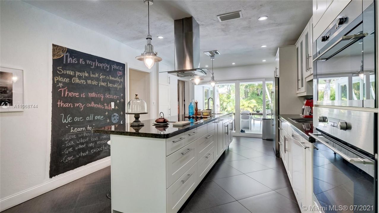 Recently Sold: $795,000 (3 beds, 2 baths, 2218 Square Feet)