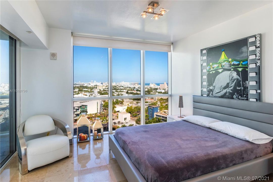 Recently Sold: $1,450,000 (2 beds, 2 baths, 1400 Square Feet)