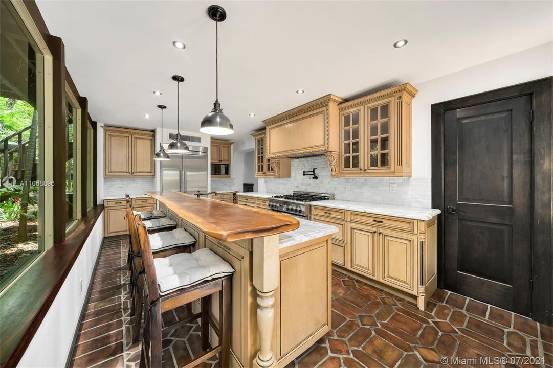 Recently Sold: $1,195,000 (3 beds, 3 baths, 2282 Square Feet)