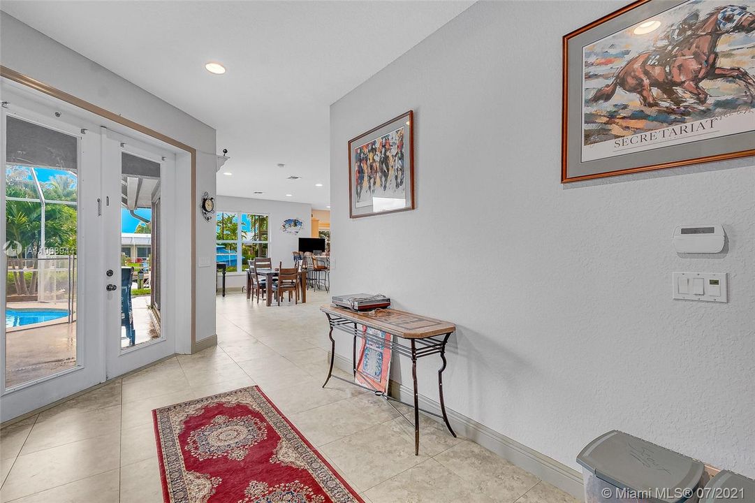 Vendido Recientemente: $995,000 (3 camas, 2 baños, 2176 Pies cuadrados)