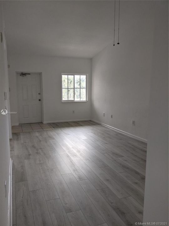 Recently Rented: $1,500 (2 beds, 2 baths, 910 Square Feet)