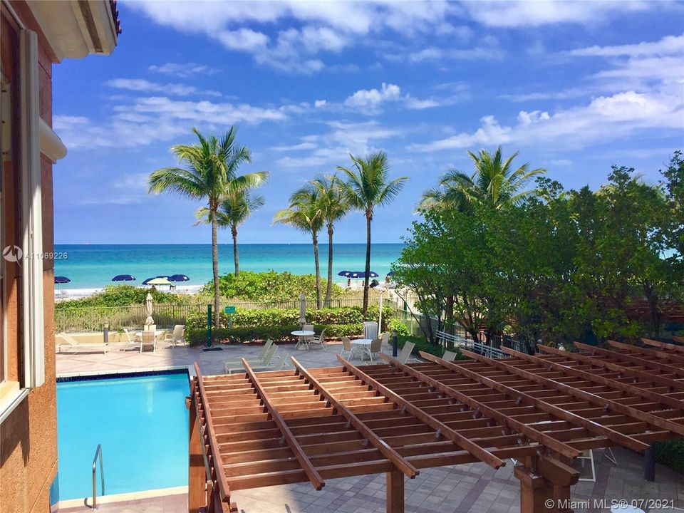 Recently Sold: $680,000 (2 beds, 2 baths, 1220 Square Feet)