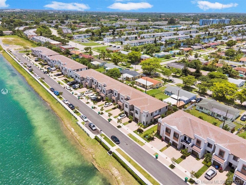 Vendido Recientemente: $385,000 (3 camas, 2 baños, 1378 Pies cuadrados)