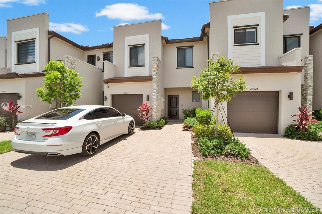 Vendido Recientemente: $385,000 (3 camas, 2 baños, 1378 Pies cuadrados)