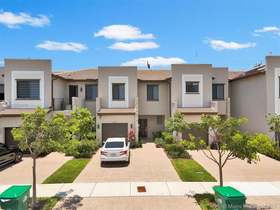 Vendido Recientemente: $385,000 (3 camas, 2 baños, 1378 Pies cuadrados)