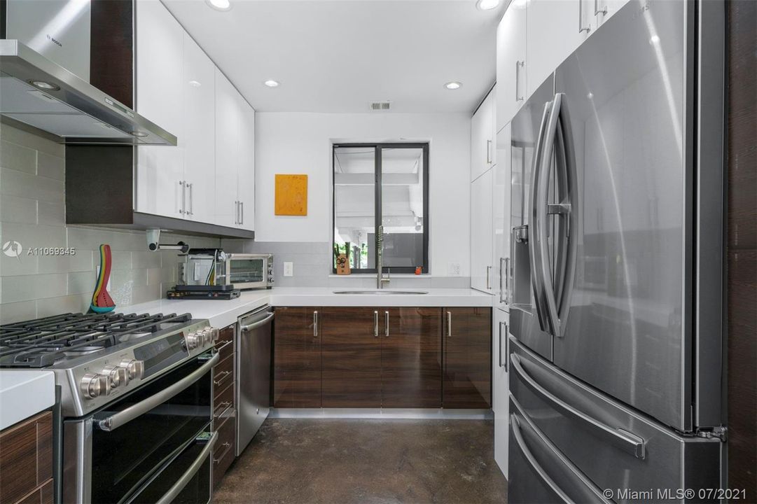 Recently Sold: $1,030,000 (3 beds, 2 baths, 1853 Square Feet)